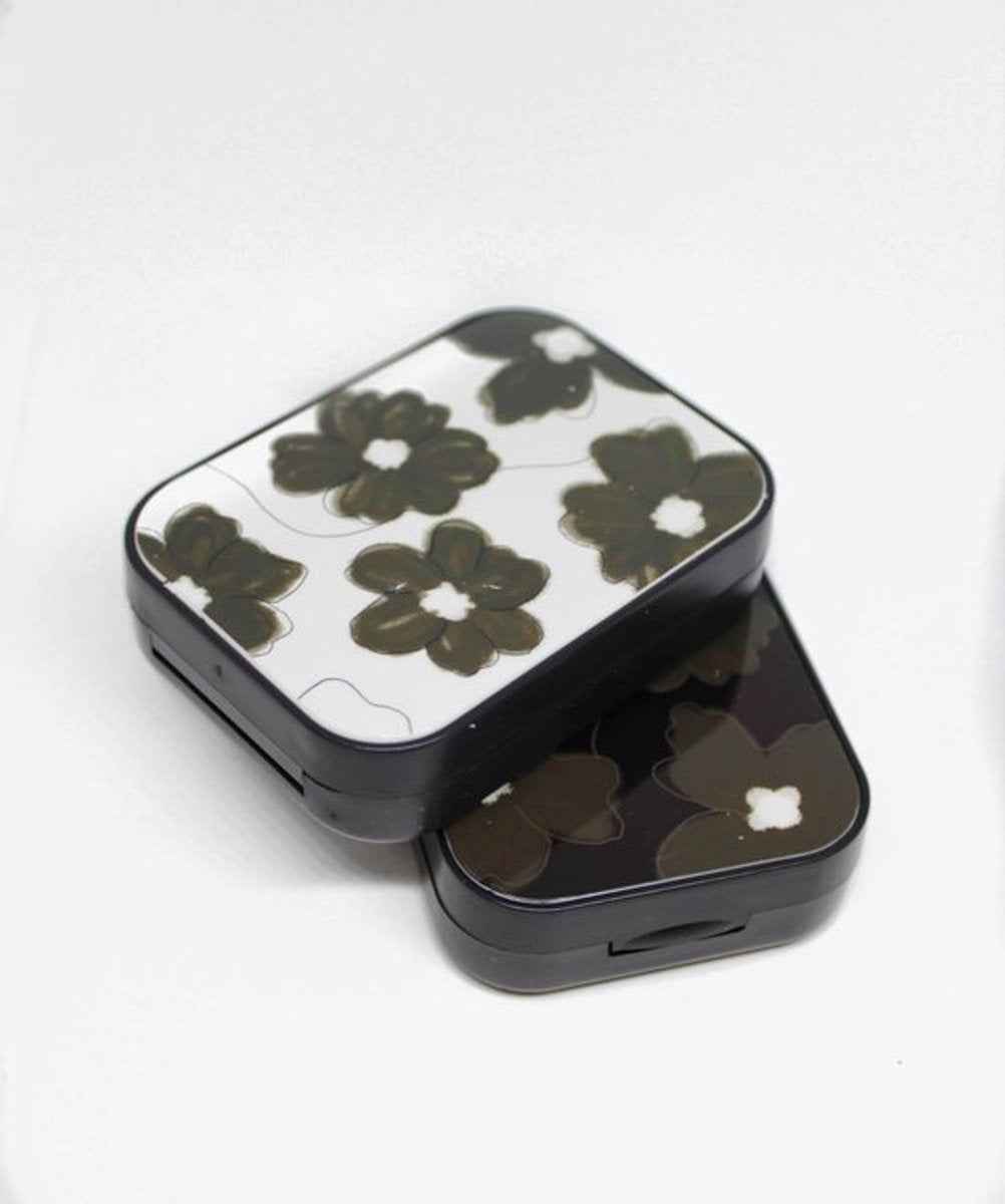 Flower case White
