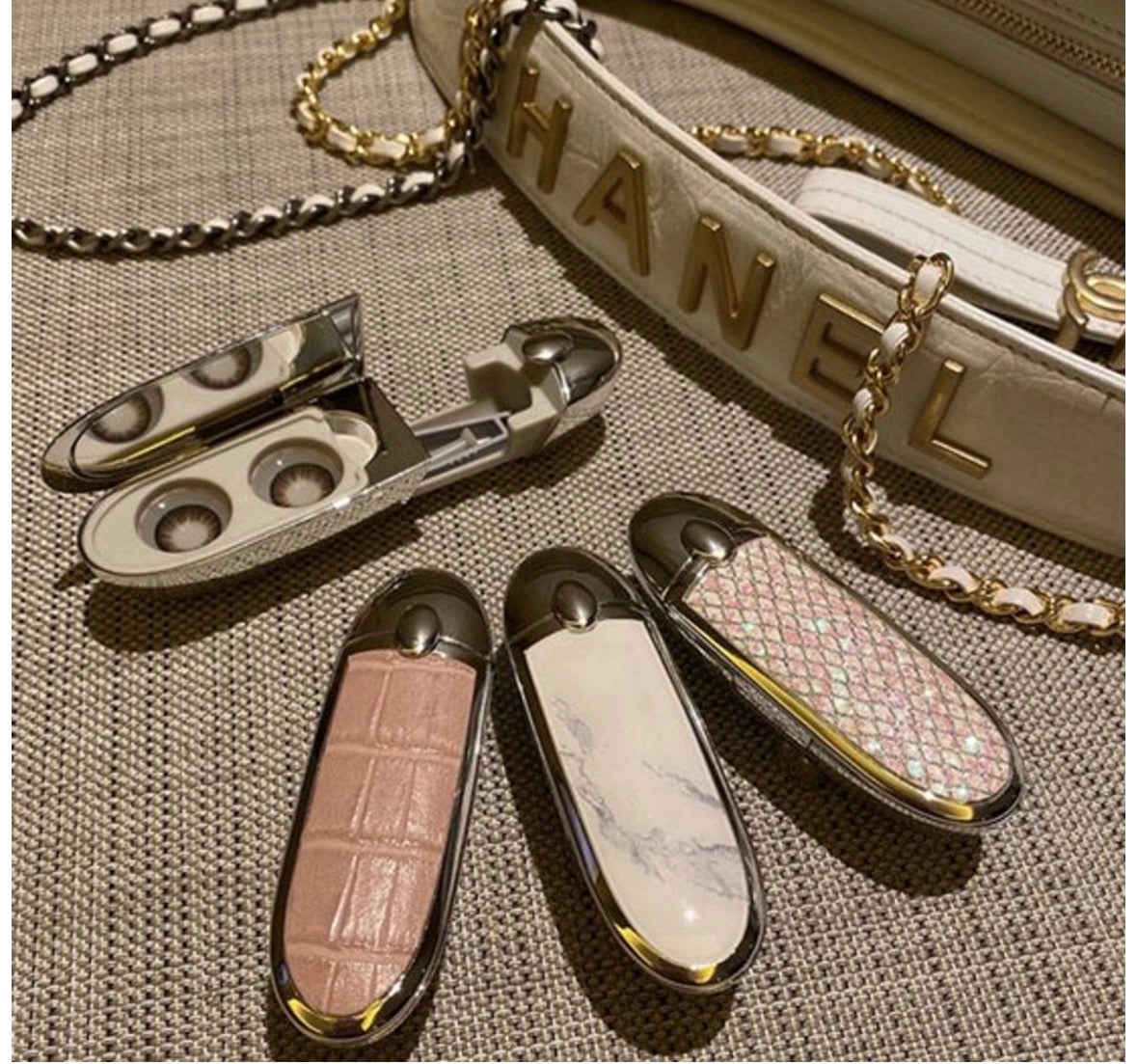 case hot white