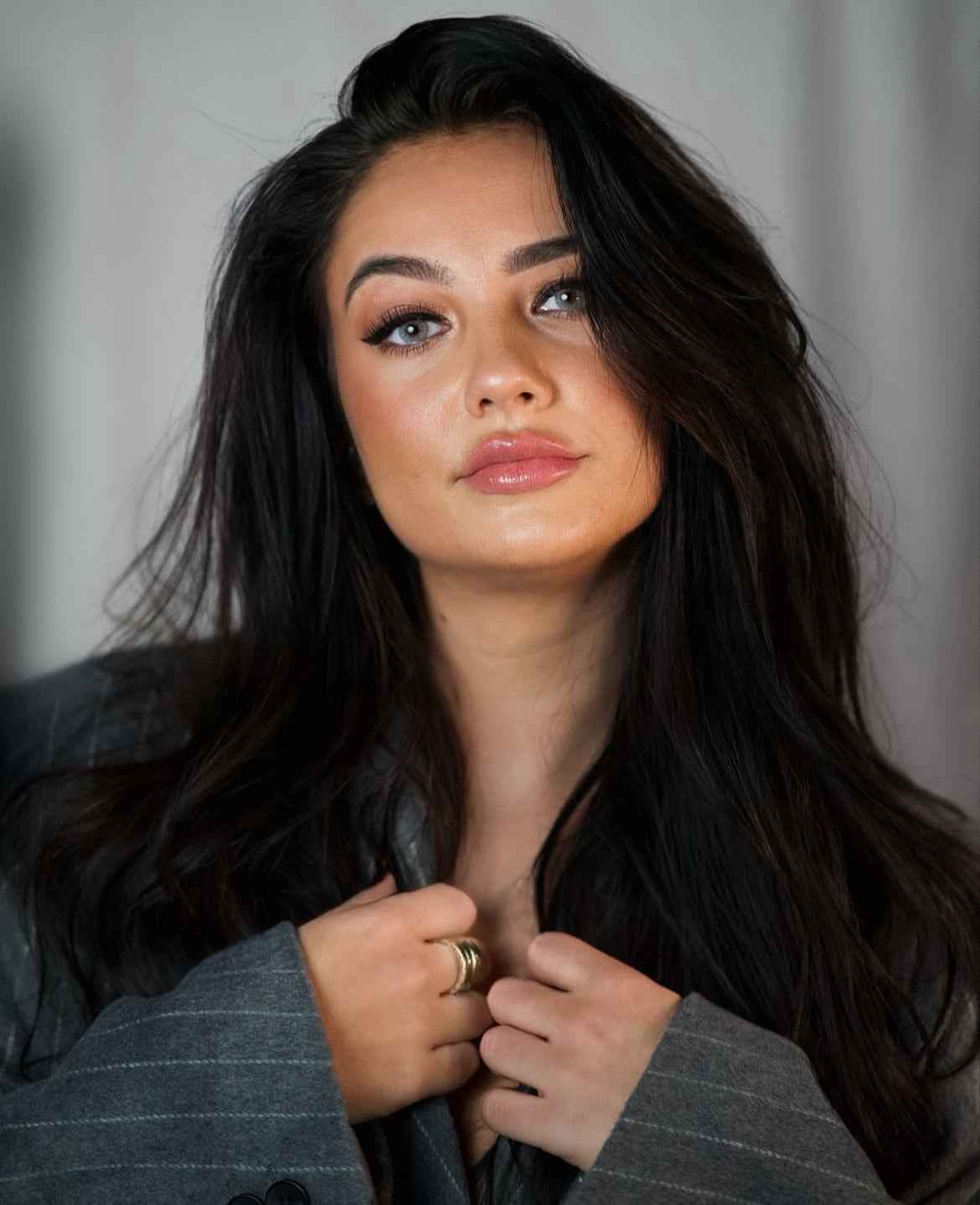 Parati Gray